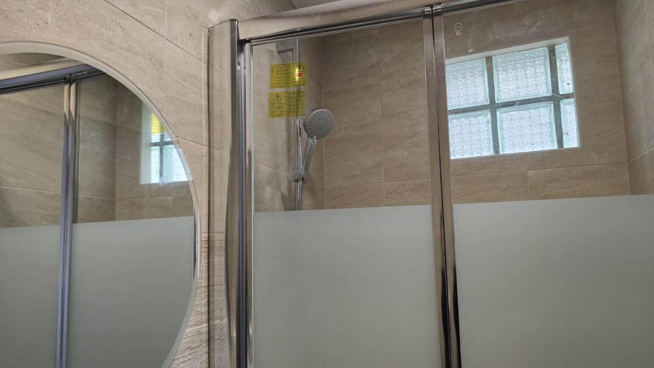 Chambre Pour 2 Personnes Avec Lit Separe Dans La Banlieue Parisienne Bondy Eksteriør billede